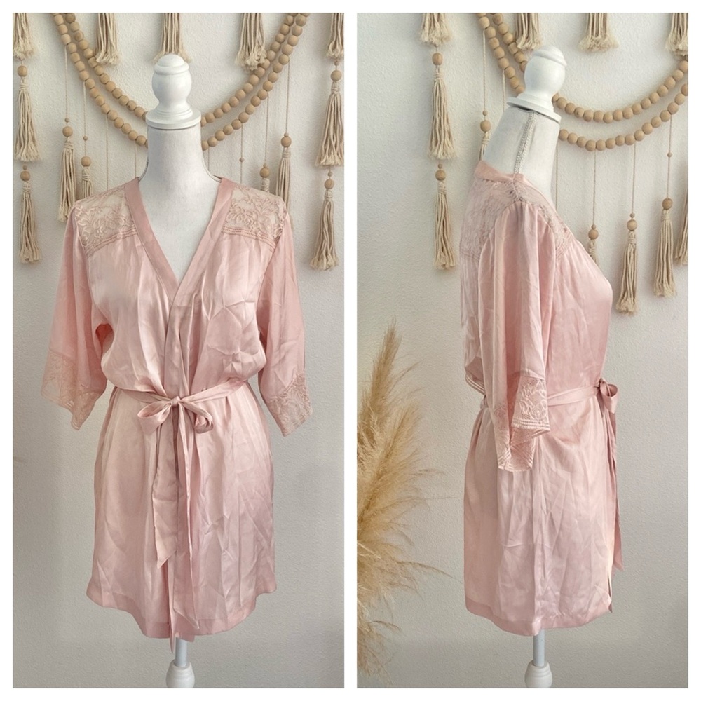 H&M satin lace bathrobe blush pink tie front romantic Valentine’s Day XS / S